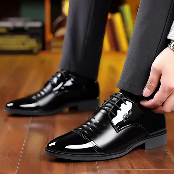 Los hombres Zapatos de Vestir de Cuero de Patente de Oxford Zapatos Masculinos Zapatos Formales de Gran Tamaño 38-48 Guapos Punta del Dedo del pie Zapatos de Boda